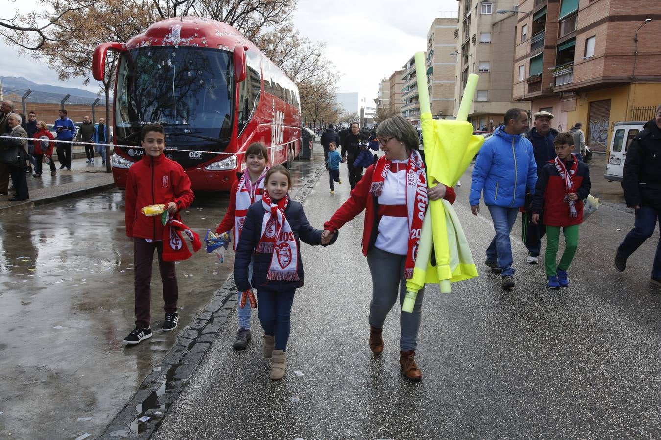 El ambiente en Los Cármenes durante el Granada CF-Rayo