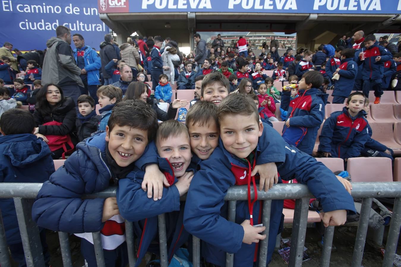 El ambiente en Los Cármenes durante el Granada CF-Rayo