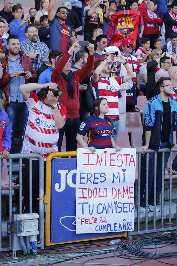 El ambiente en Los Cármenes en el Granada-Barça