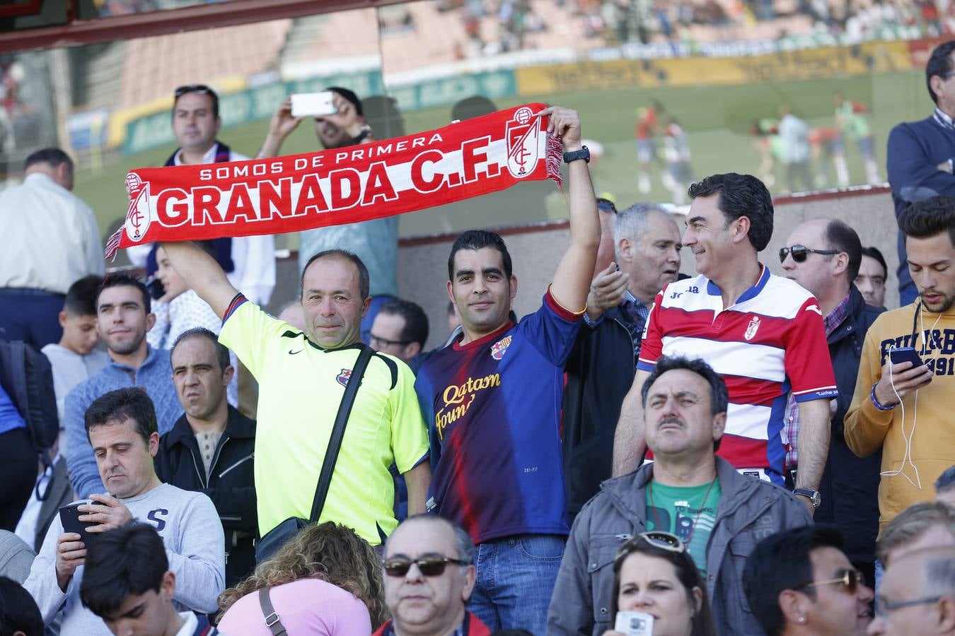 El ambiente en Los Cármenes en el Granada-Barça