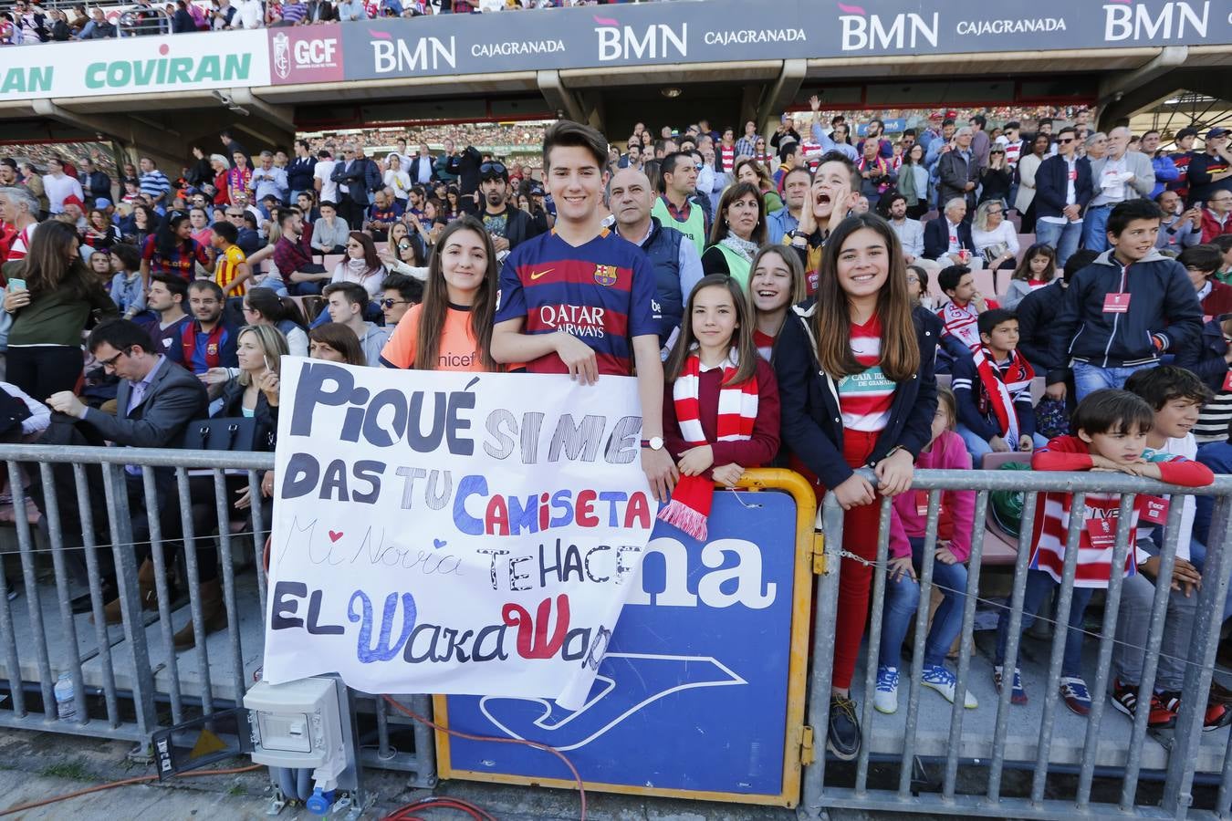 El ambiente en Los Cármenes en el Granada-Barça