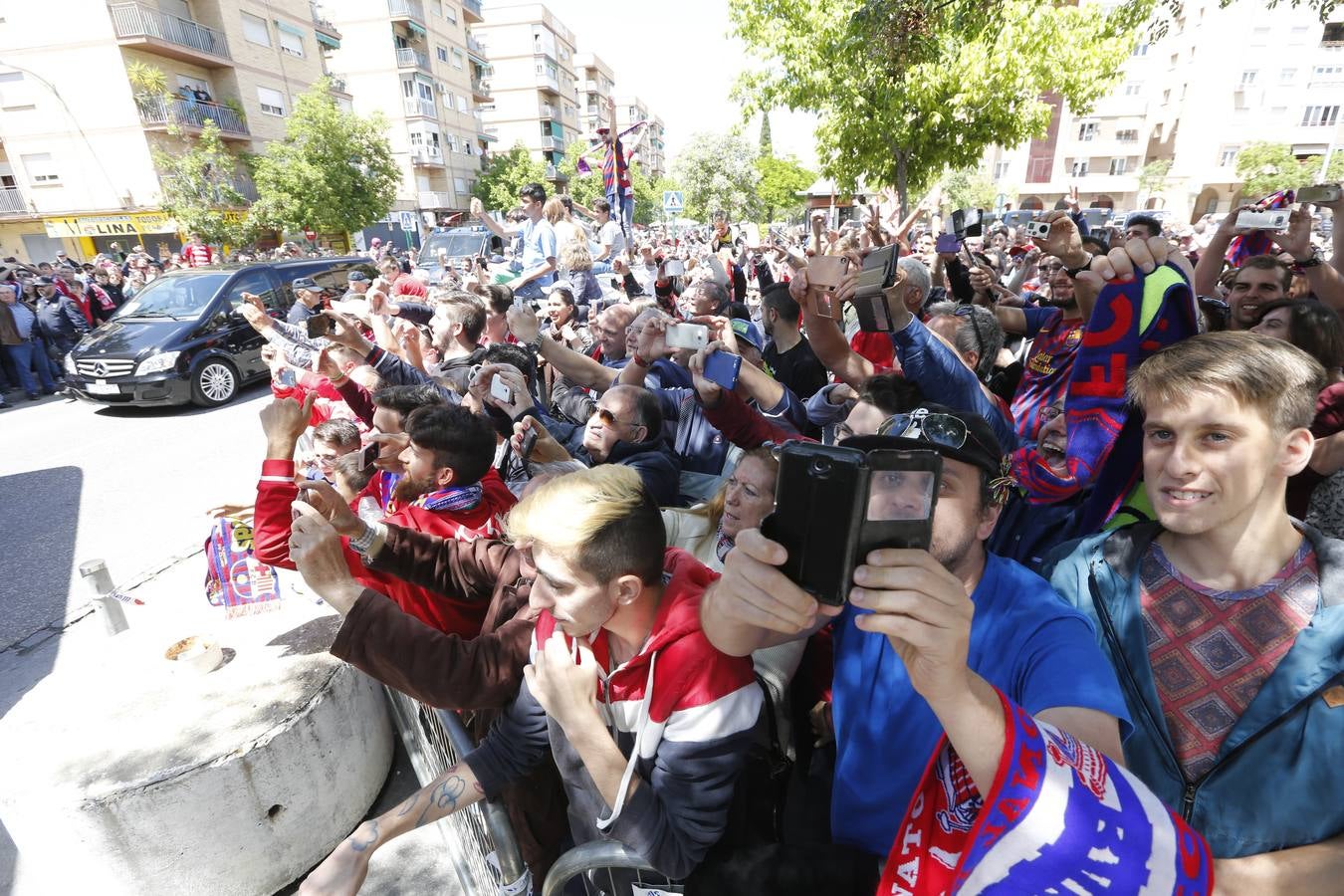 El ambiente en Los Cármenes en el Granada-Barça