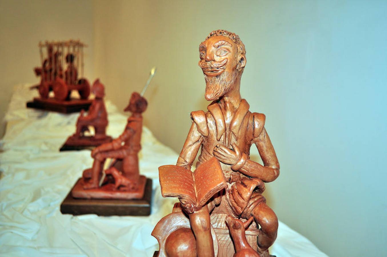 Exposición &#039;Quijotes de barro&#039; en el Pósito de Loja