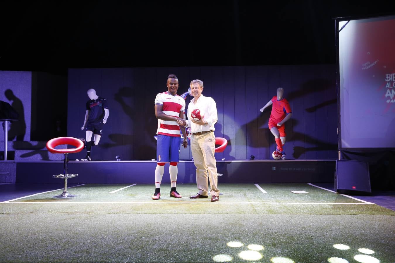 Angulo: &quot;Quiero marcar al menos diez goles&quot;