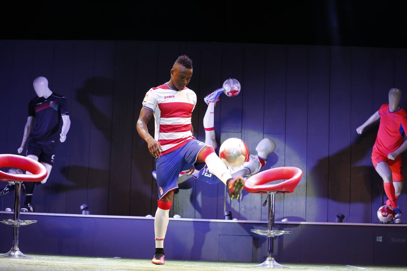 Angulo: &quot;Quiero marcar al menos diez goles&quot;