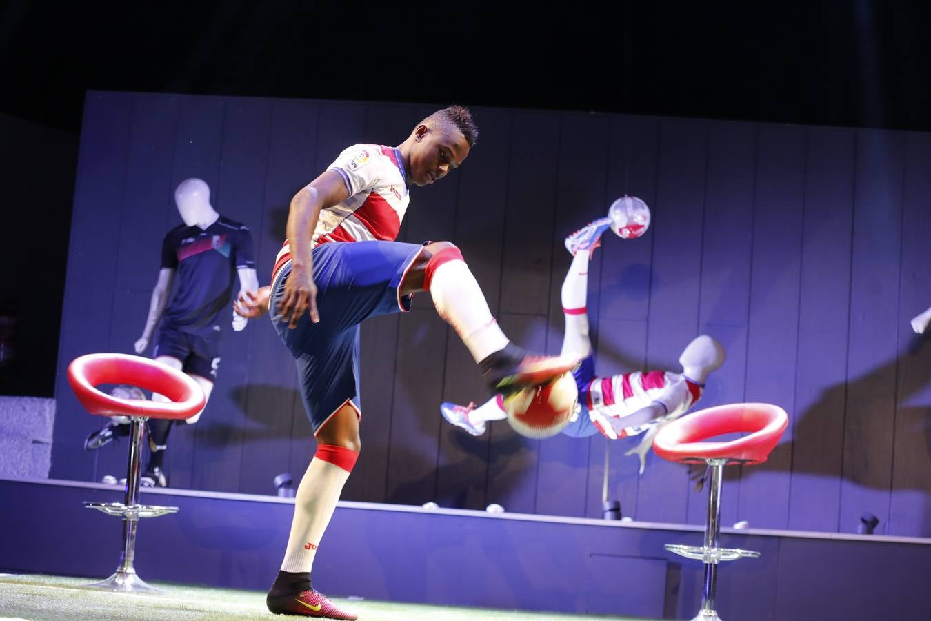 Angulo: &quot;Quiero marcar al menos diez goles&quot;