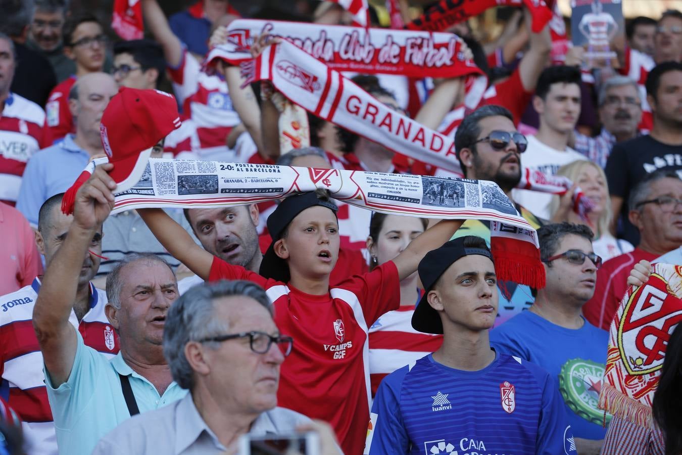 El ambiente en Los Cármenes en el primer partido de Liga