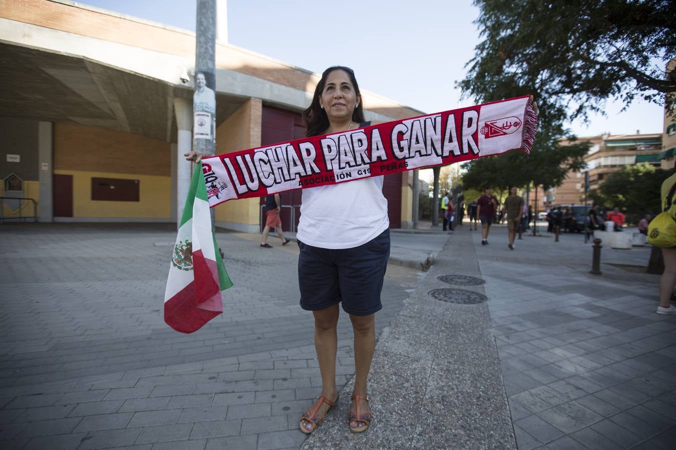 El ambiente en Los Cármenes en el primer partido de Liga