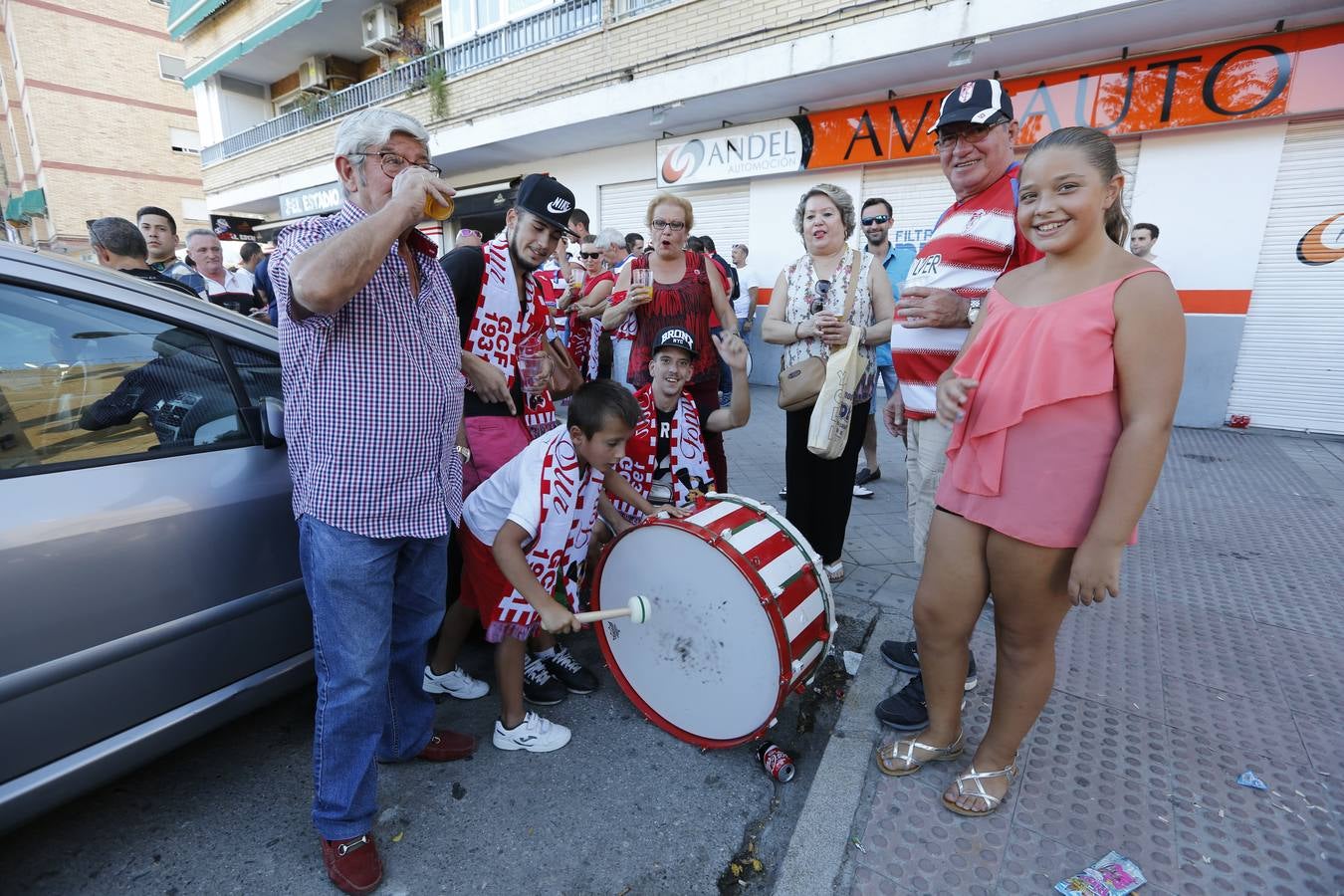 El ambiente en Los Cármenes en el primer partido de Liga