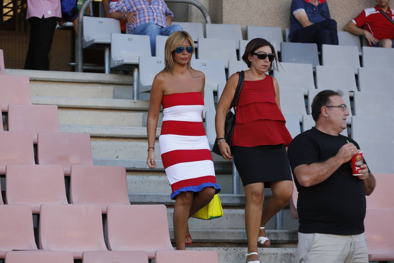 El ambiente en Los Cármenes en el primer partido de Liga