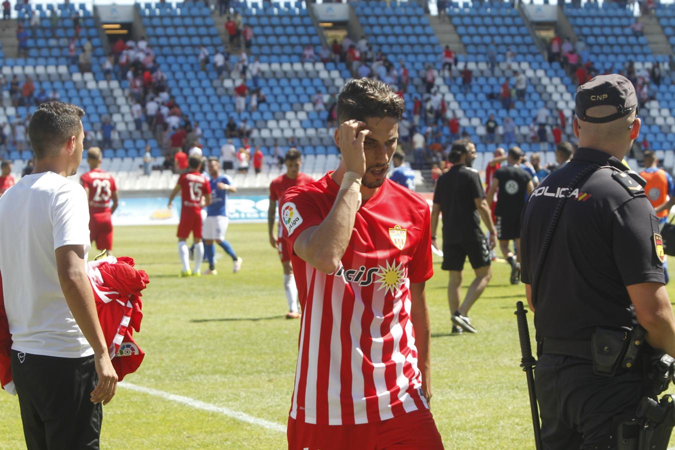 El Almería paga su fútbol espeso con derrota