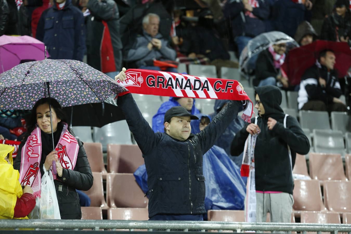 La afición aguantó el chaparrón