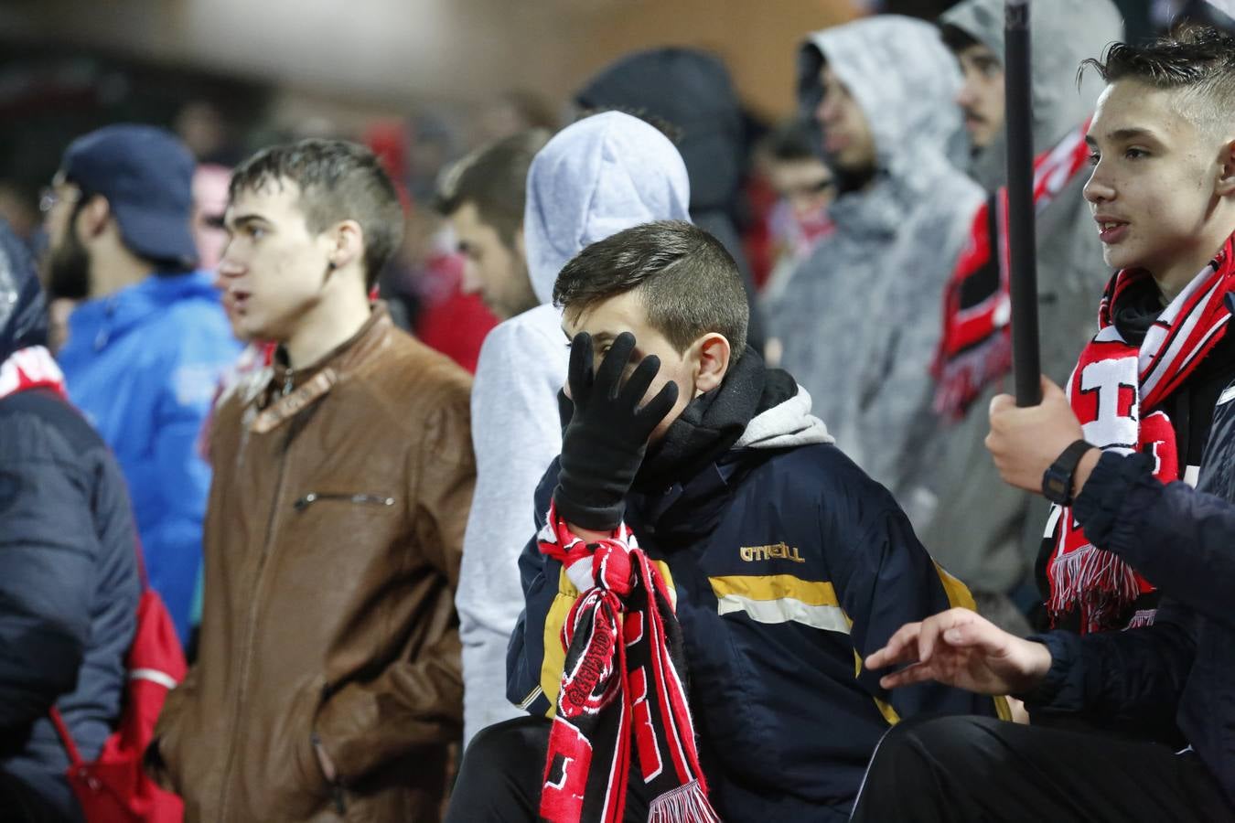 La afición aguantó el chaparrón