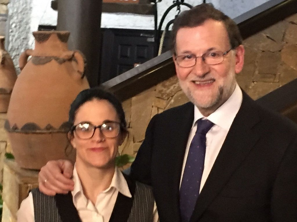 Rajoy se deleita con los manjares lojeños