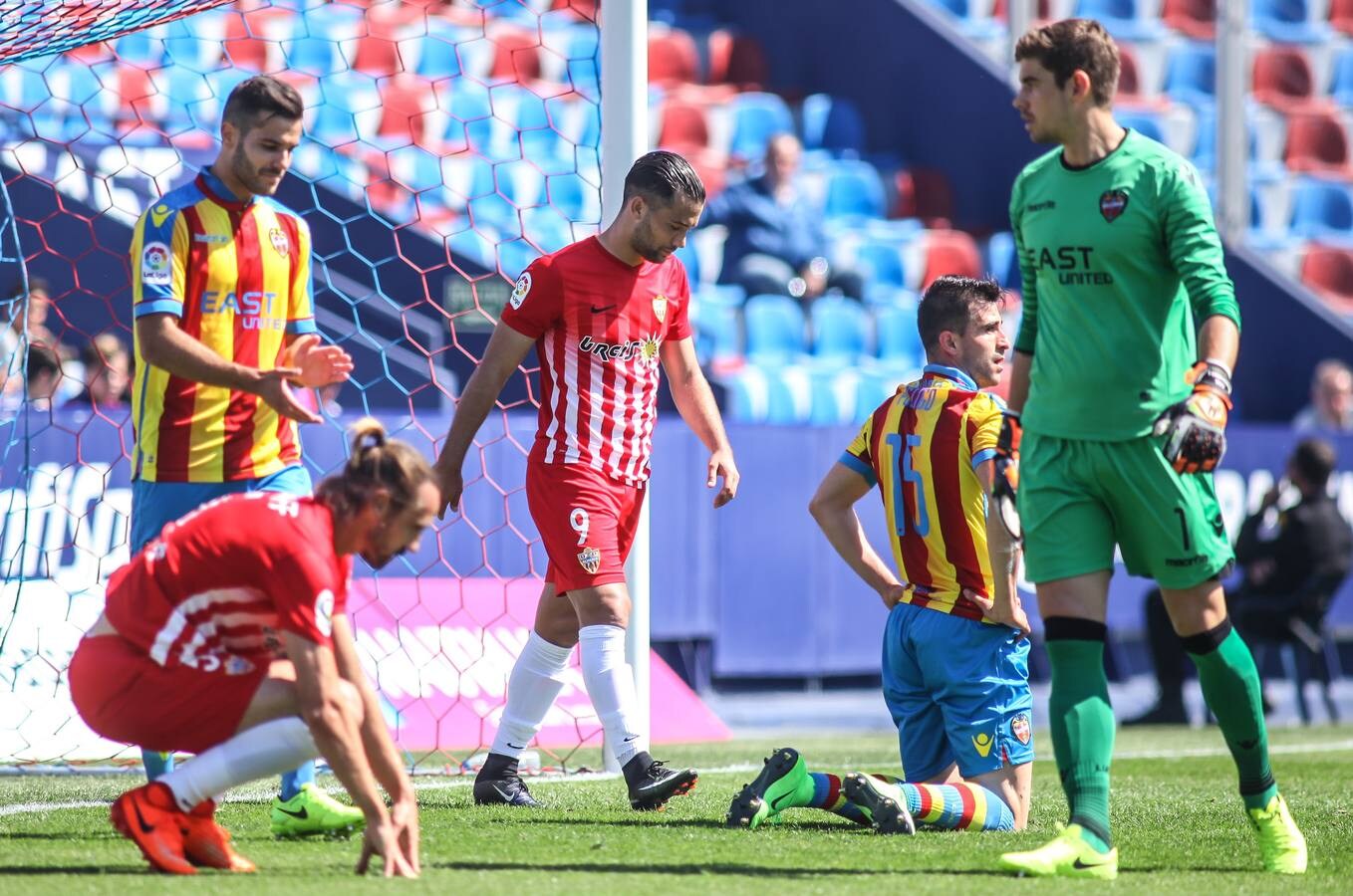 Las fotos de la derrota del Almería contra el Levante