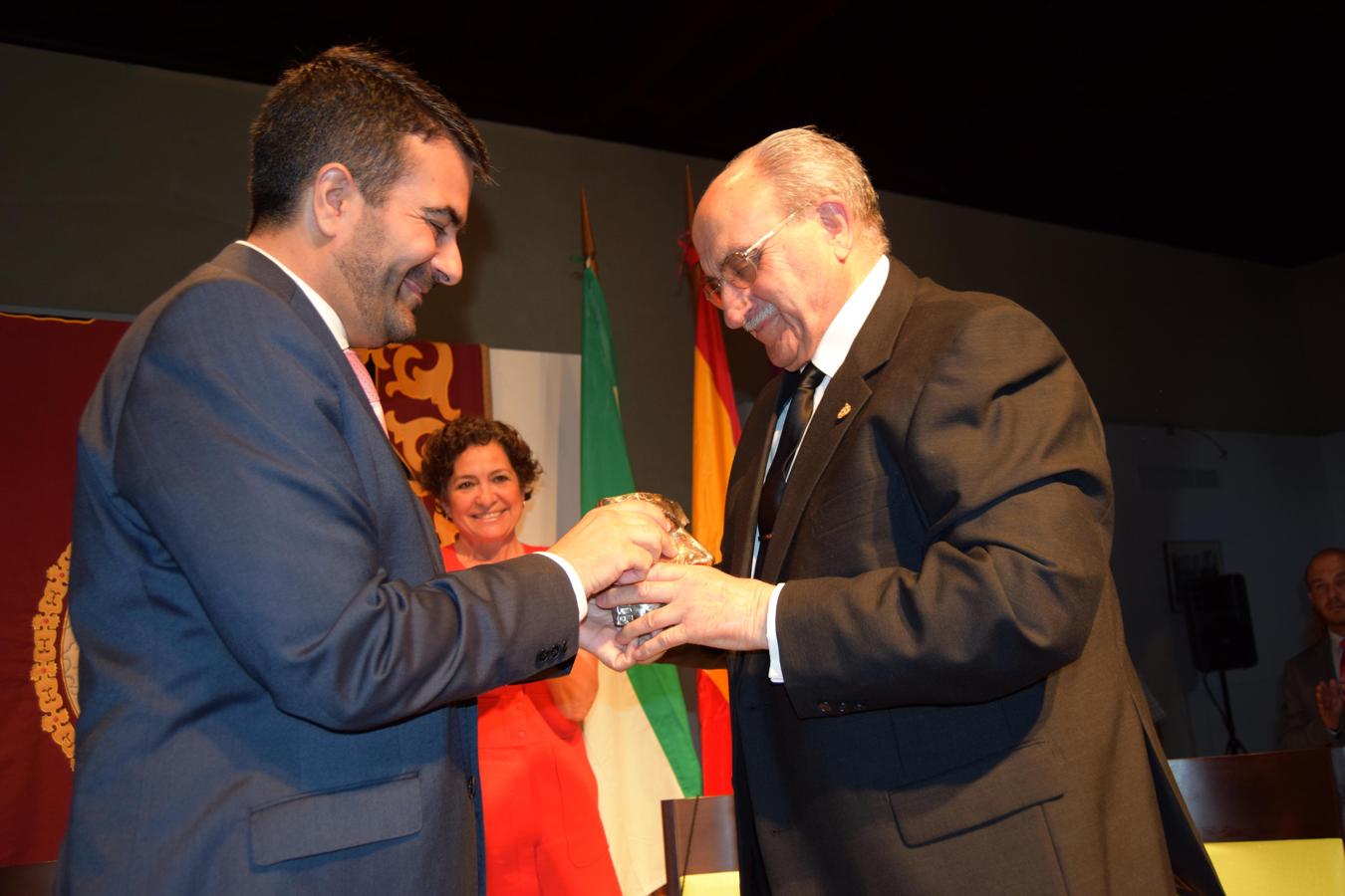 Premios Ibn al-Jatib a la UGR y José Tarifa