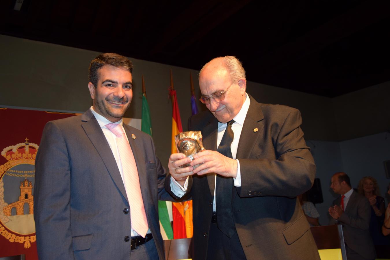 Premios Ibn al-Jatib a la UGR y José Tarifa