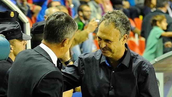 Caparrós, Cordero y Alcaraz, este jueves en una jornada didáctica en Sevilla