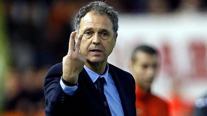 Caparrós: "Pretendo transmitir al Granada mi pasión, mi energía y la ilusión con la que voy"