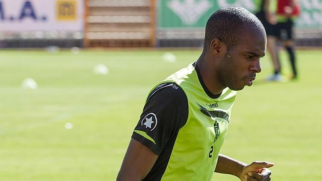 Nyom juega este sábado ante Moldavia, a seis días del estreno en Brasil