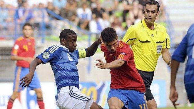 Larrivey se escapa, Pacheco no llega