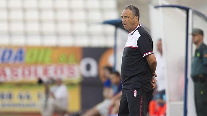 Caparrós: "La competencia hace que todo el mundo esté despierto y dé el máximo"