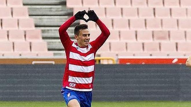 Álvaro García escucha a sus pretendientes