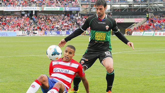 ¿Seguirá el 4-4-2 o habrá trivote en Elche?