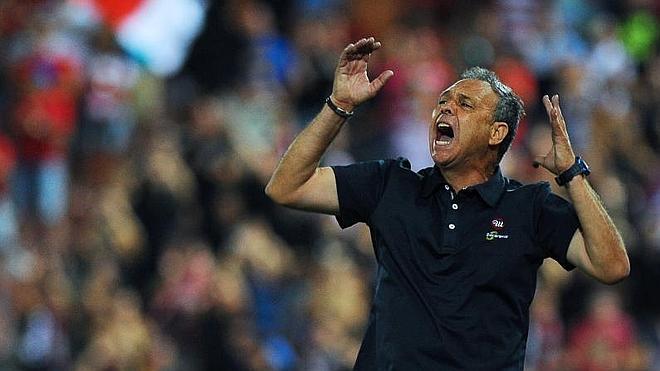 Caparrós cumple diez partidos como invicto al frente del banquillo rojiblanco