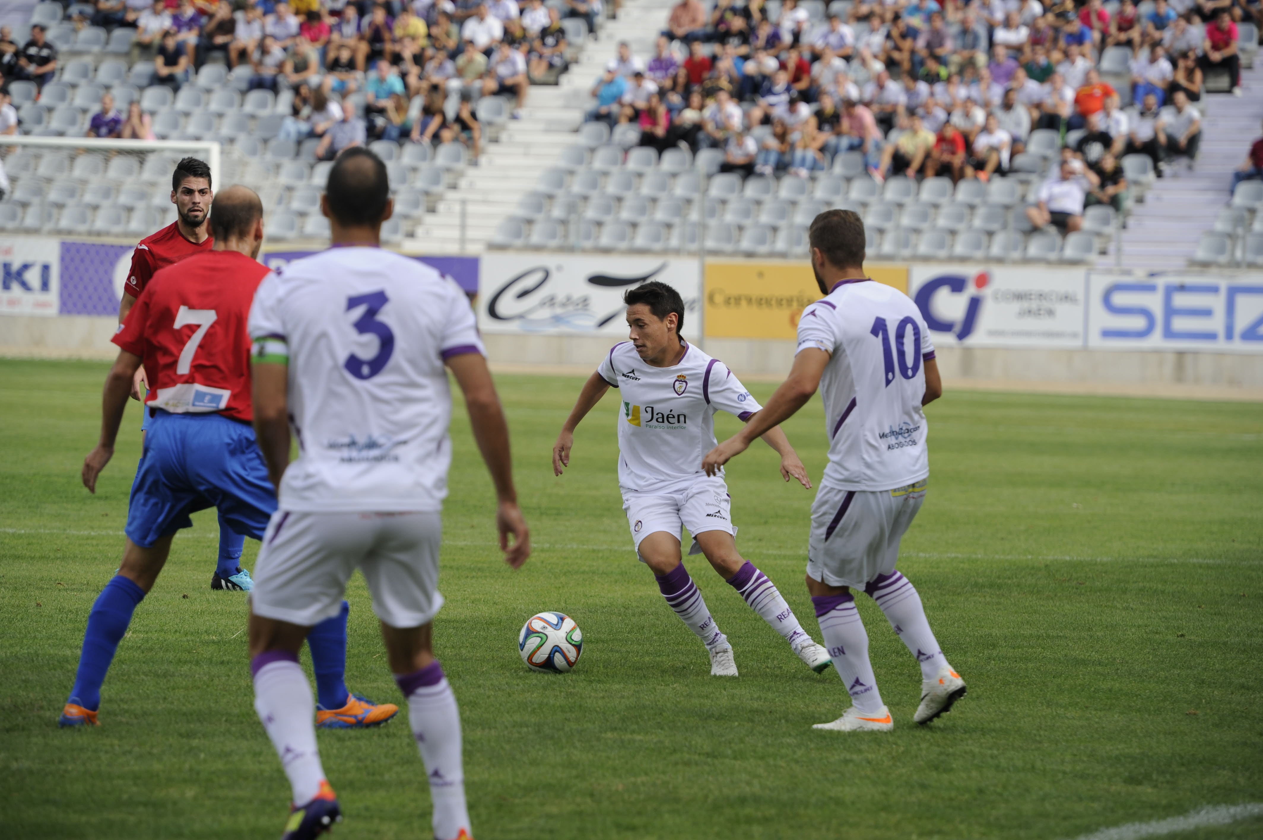 El Real Jaén pega fuerte