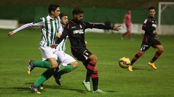 El Granada doblega al Antequera con más dificultades de lo esperado