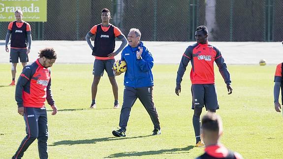 Caparrós: "Tenemos que mejorar y bastante"
