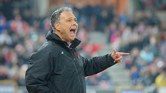 Caparrós: "El gol final nos hace ir a Sevilla con nuestras opciones"