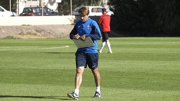 Carrillo aclara su contrato