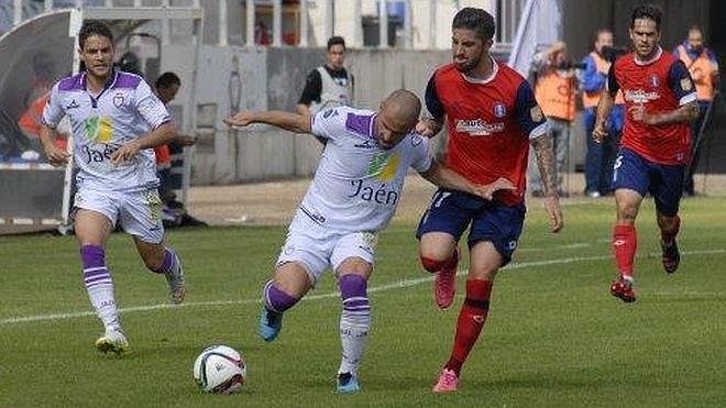 El Real Jaén rescata un punto en el descuento