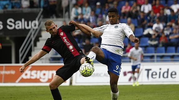 El Almería sigue 'atrapado' en el tiempo