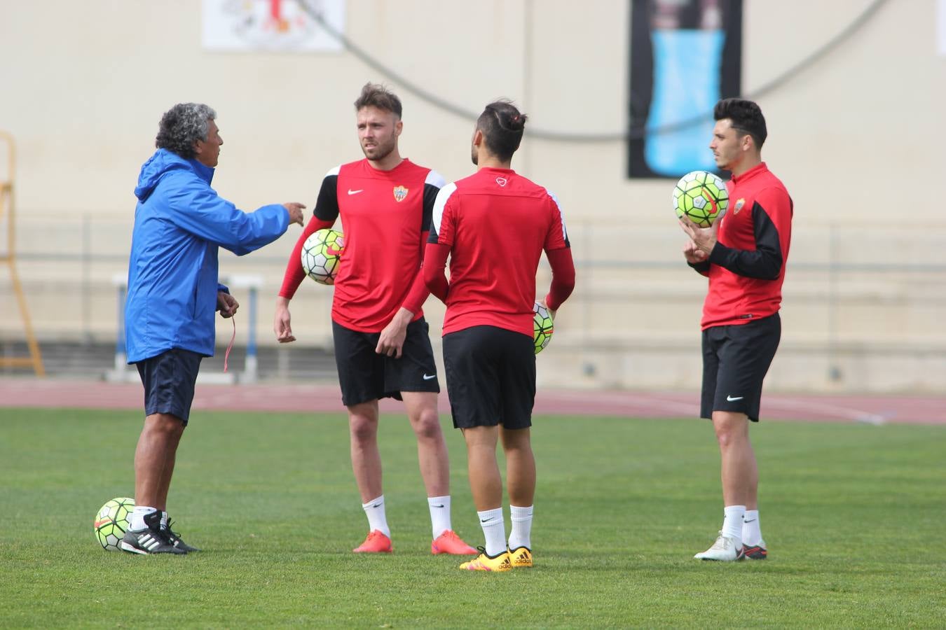 Premiar el pasado o el último partido