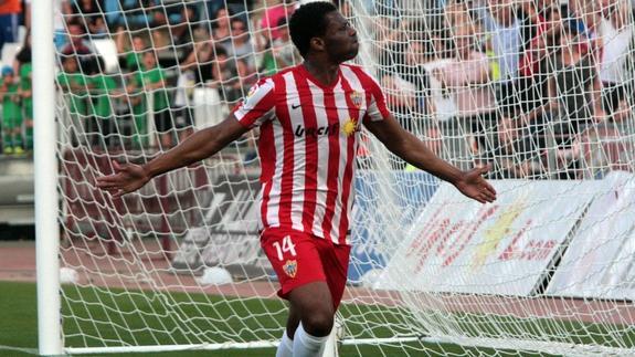 Creer en la victoria saca al Almería del descenso