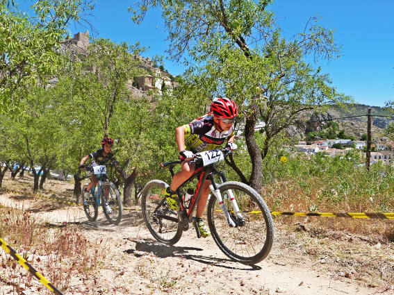 Más de 700 ciclistas compiten en el Rally 'Pueblos de Moclín'