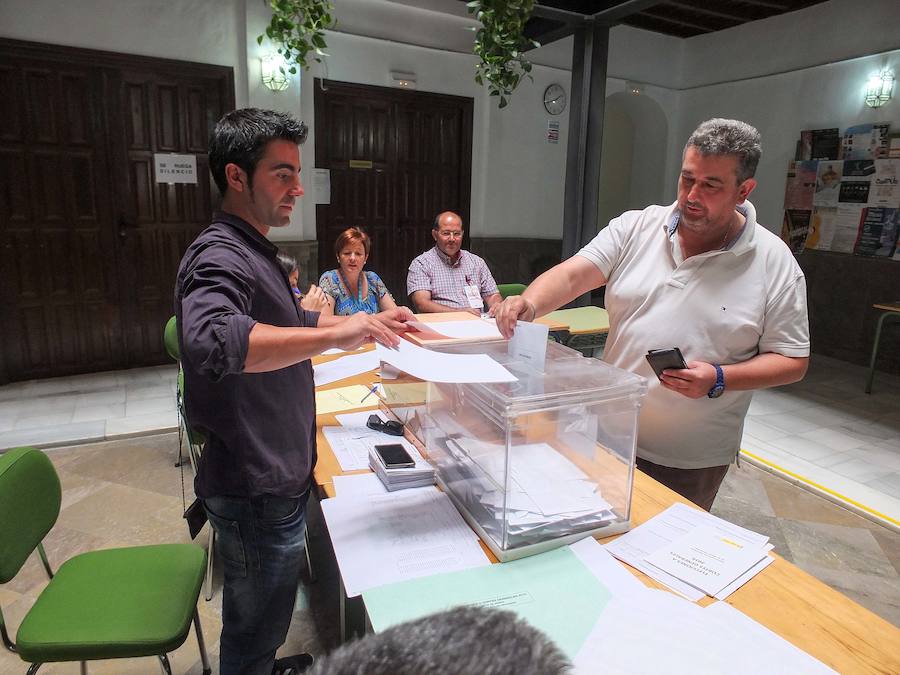 El PP gana las elecciones en la ciudad de Guadix y el PSOE en la comarca