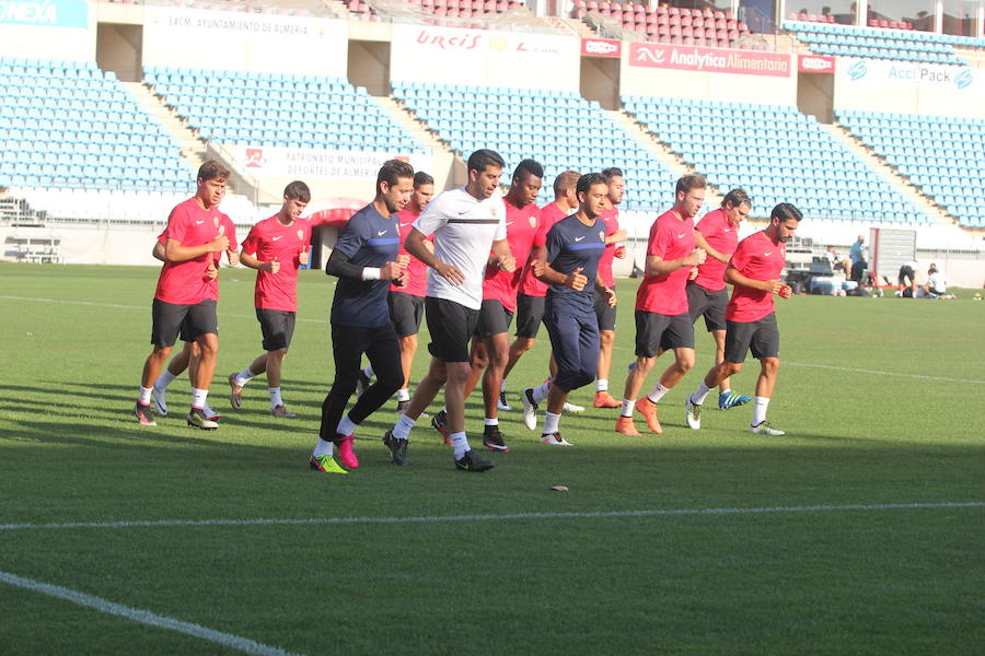 El Almería trabaja aspectos físicos, técnicos y tácticos