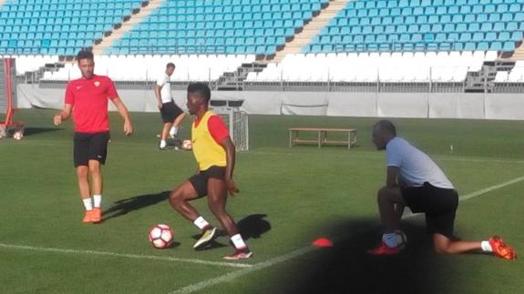 Ramón Azeez se incorporó en el último entrenamiento de la semana