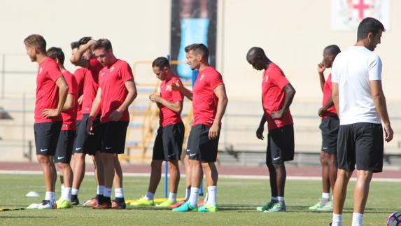 El Almería sólo piensa en borrar la imagen de la derrota