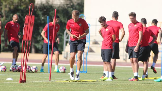 El Almería para sacar un sacar un buen punto