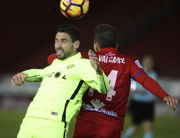 El juego del Almería, catalogado en la prensa de 'ramplón y desdibujado'