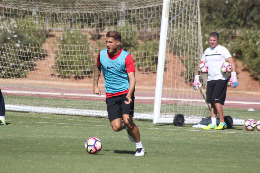 El Almería se presenta con novedades para recibir al Mallorca