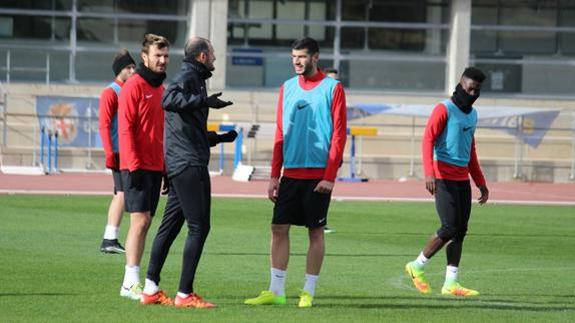 Javi Álamo, duda para el domingo