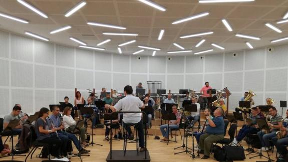 Ricardo Espigares dirige la Banda Municipal de Música de Málaga