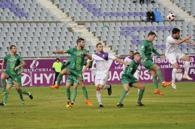 David busca tumbar a Goliat en el Abdón