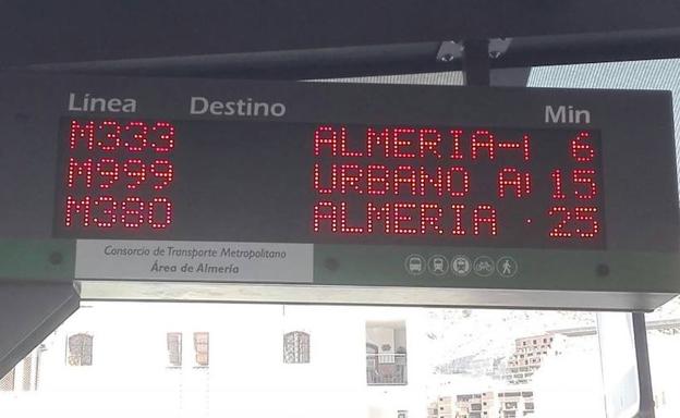 Los nuevos paneles electrónicos de los buses por fin funcionan en pruebas